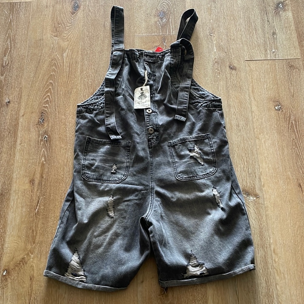 Distressed shortalls with adjustable straps
